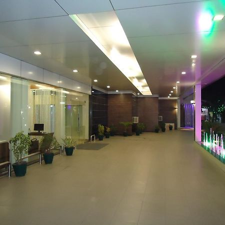 太阳广场酒店 Ankleshwar 外观 照片