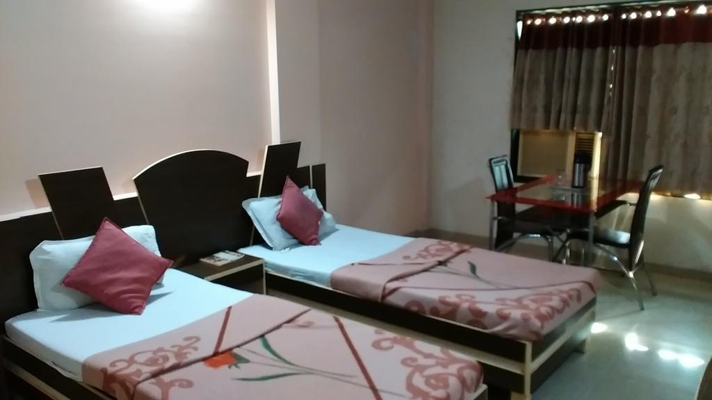 太阳广场酒店 Ankleshwar 外观 照片