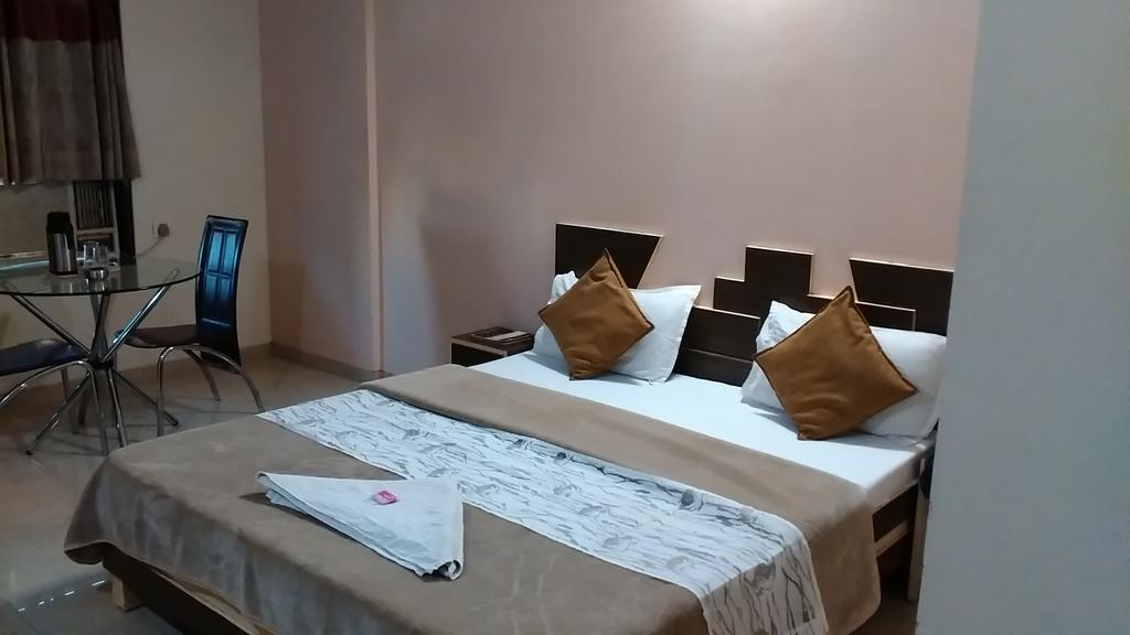 太阳广场酒店 Ankleshwar 外观 照片